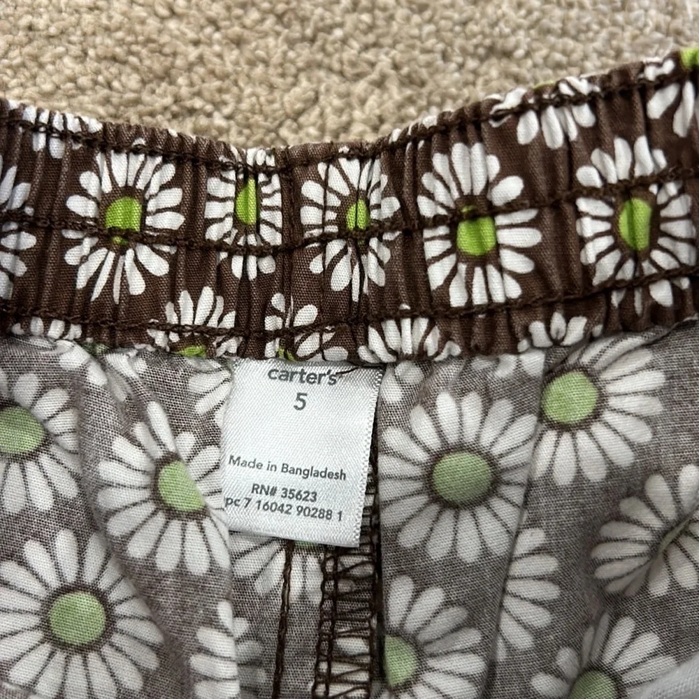 Carters size 5 shorts good condition